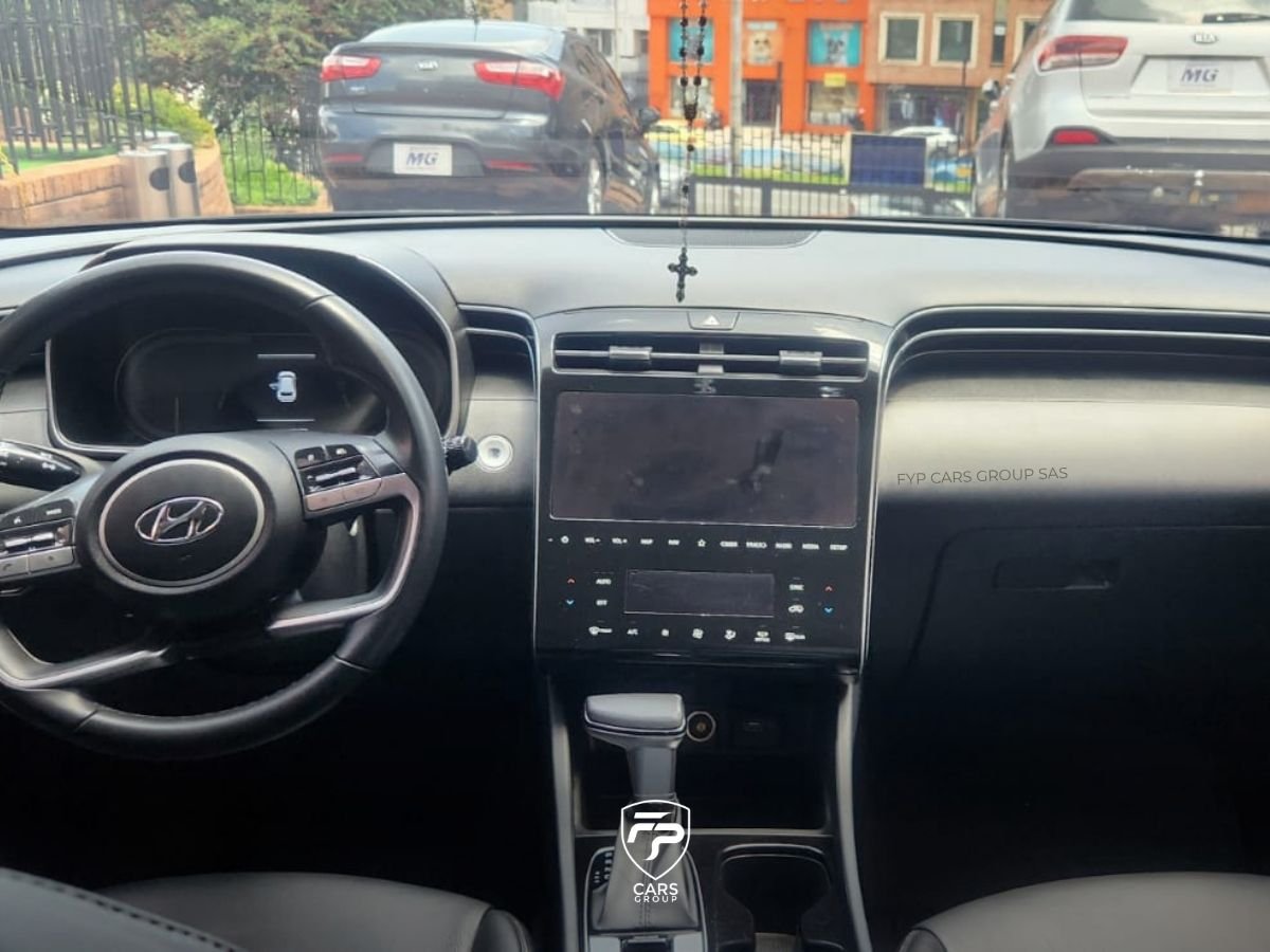Hyundai Tucson Premium Modelo 2022 2.0 Gasolina 4x2 Caja Automática - Image 13